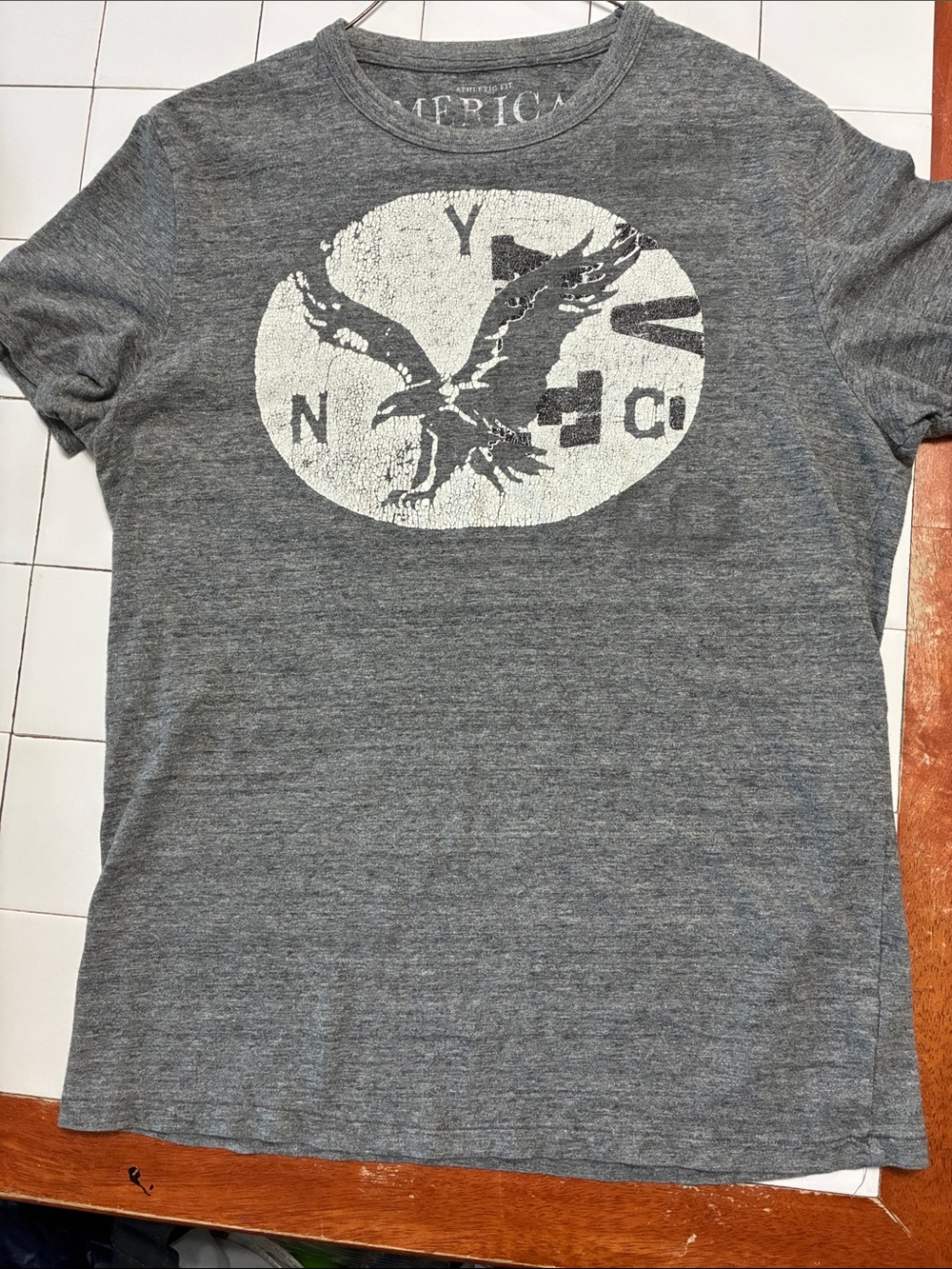 American Eagle Outfitters Men's Gray Heather Eagle Graphic Tee